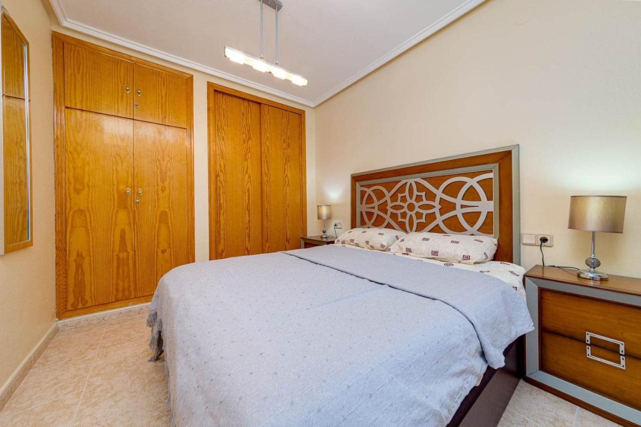 Cozy Appartment Torrevieja At Irina Exterior photo