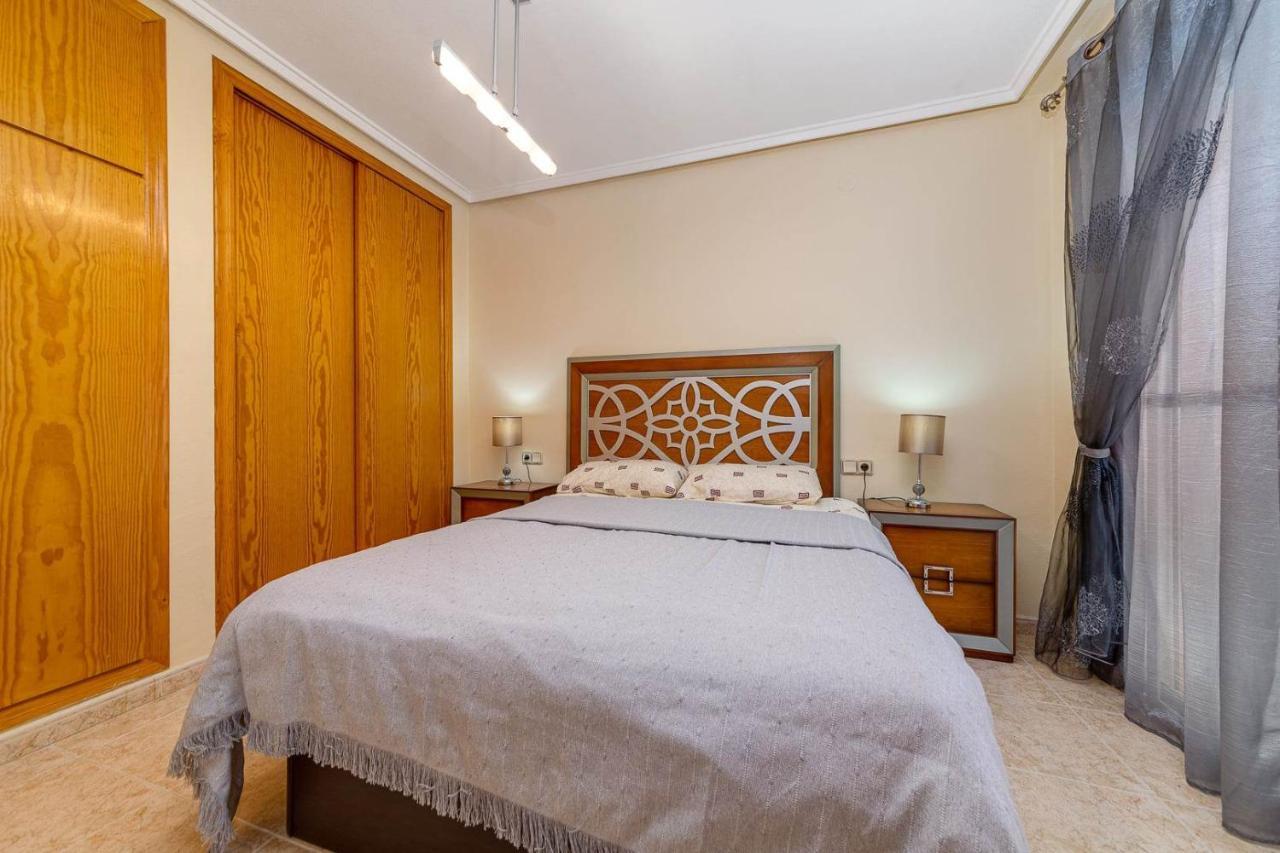 Cozy Appartment Torrevieja At Irina Exterior photo
