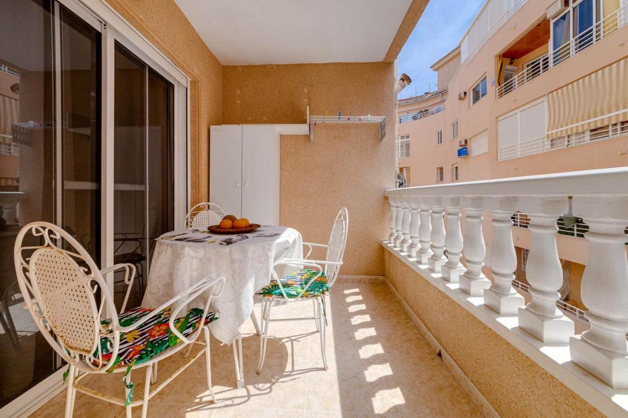 Cozy Appartment Torrevieja At Irina Exterior photo