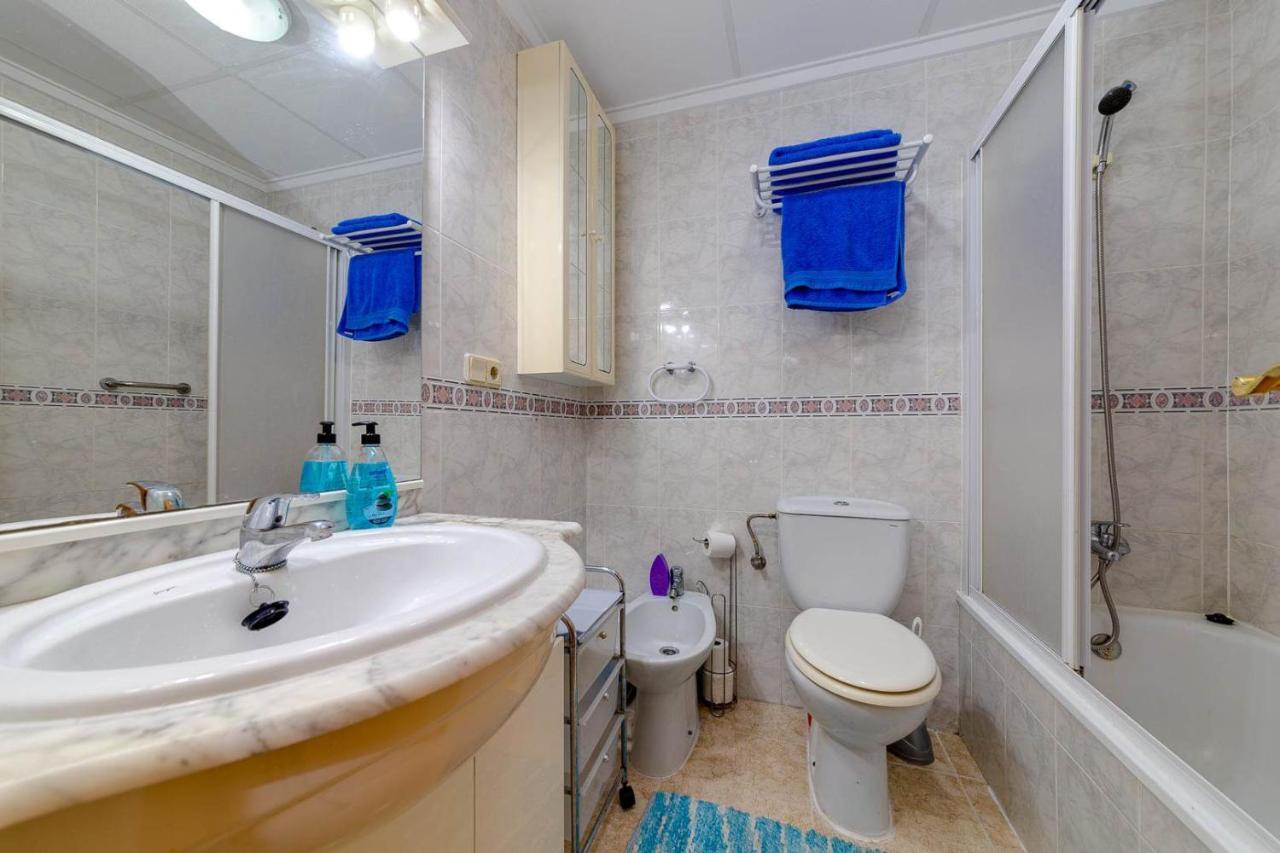 Cozy Appartment Torrevieja At Irina Exterior photo